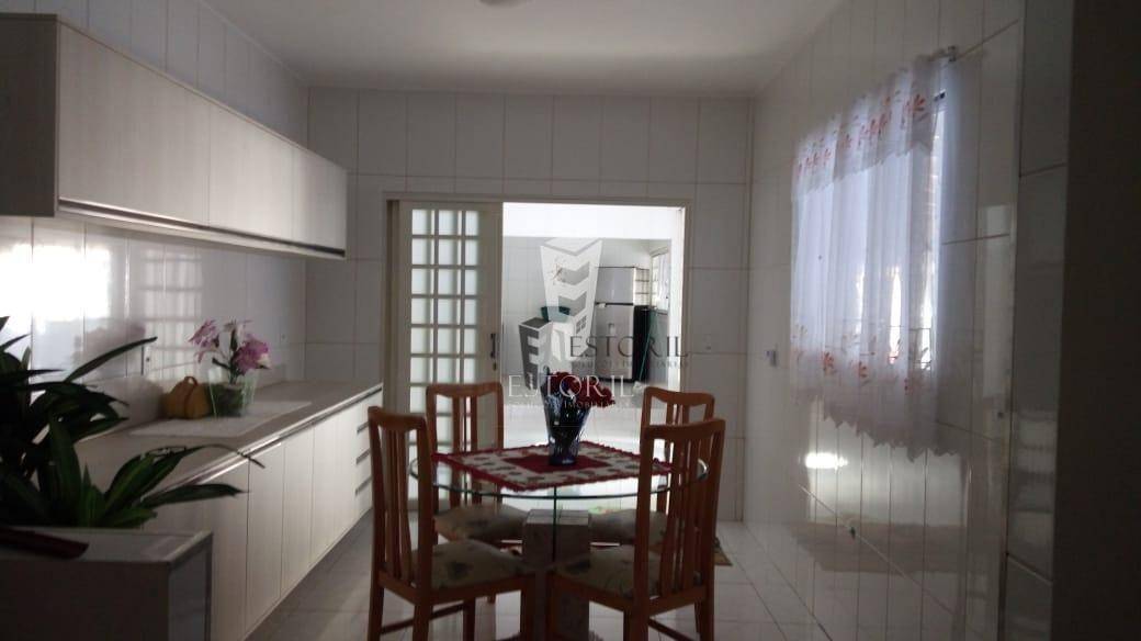 Casa à venda com 3 quartos, 260m² - Foto 8