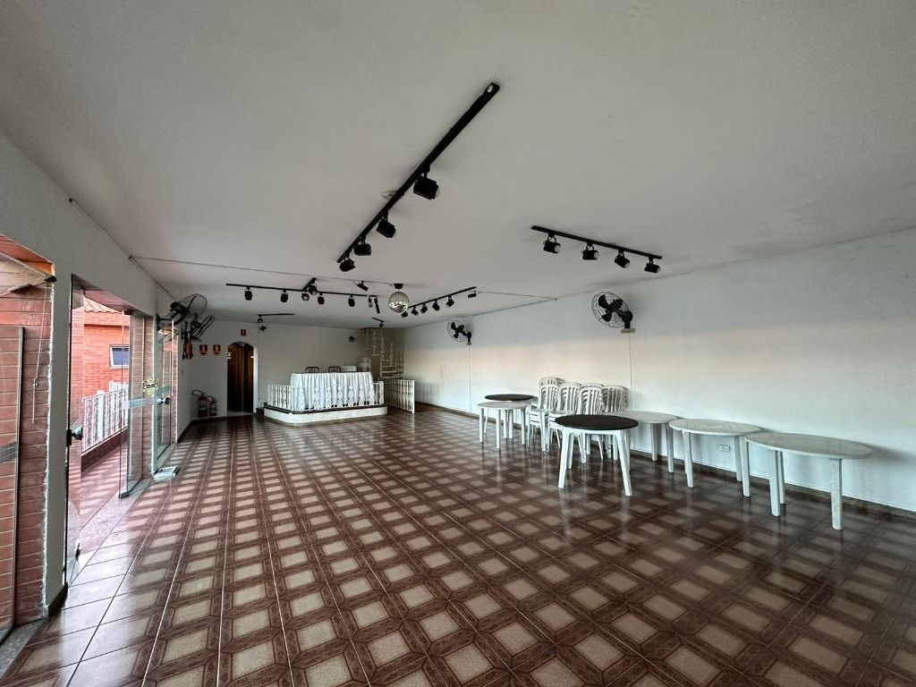 Sobrado à venda com 4 quartos, 251m² - Foto 47