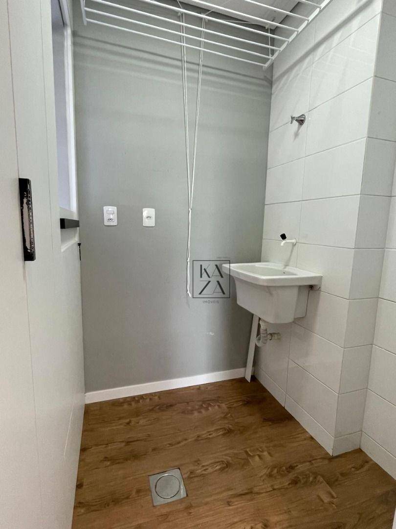 Apartamento à venda com 2 quartos, 75m² - Foto 13