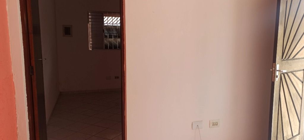 Casa para alugar com 1 quarto, 60m² - Foto 10