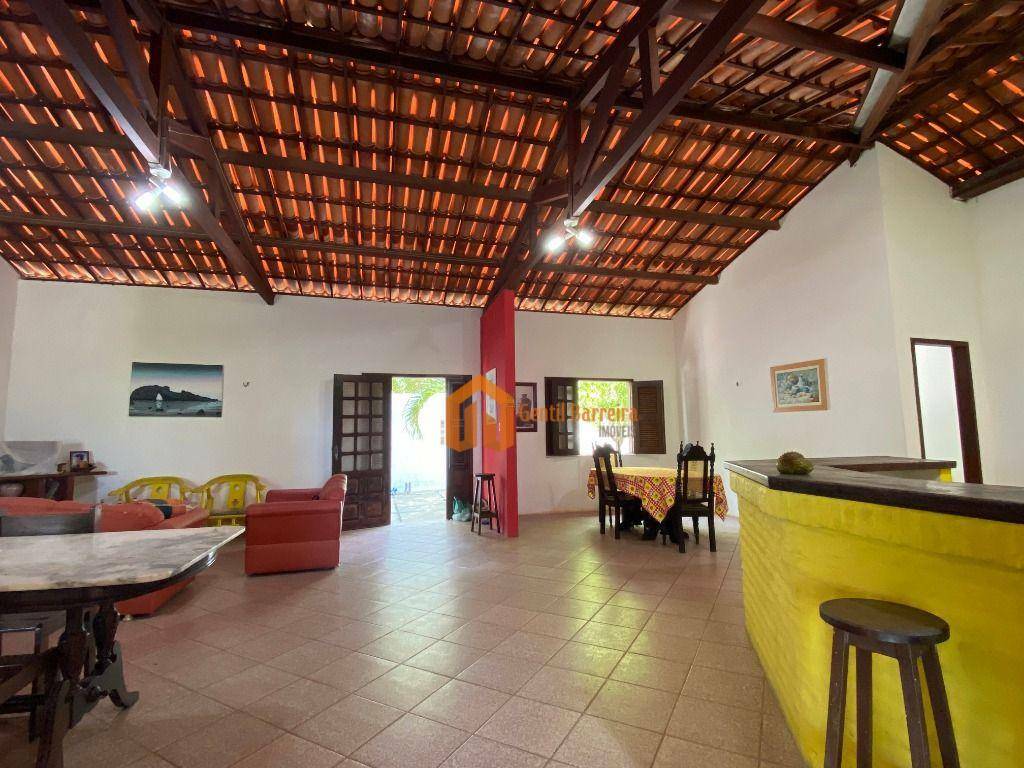 Casa à venda com 5 quartos, 220m² - Foto 17