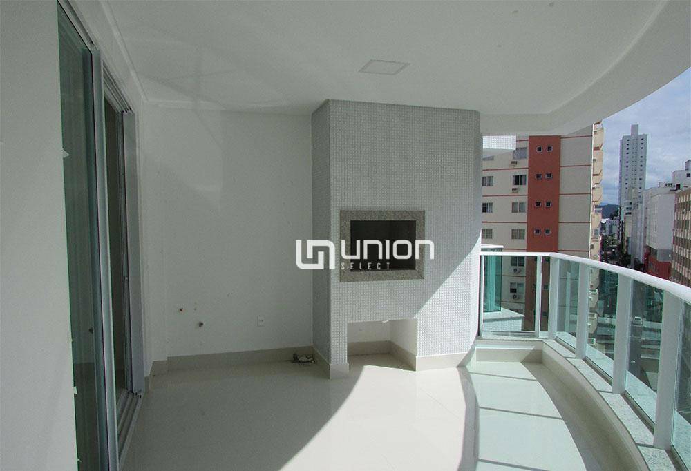 Apartamento à venda com 3 quartos, 128m² - Foto 4