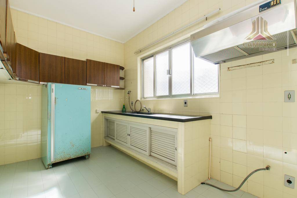 Apartamento à venda com 3 quartos, 174m² - Foto 11