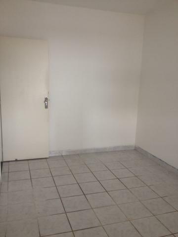 Apartamento à venda com 2 quartos, 70m² - Foto 2