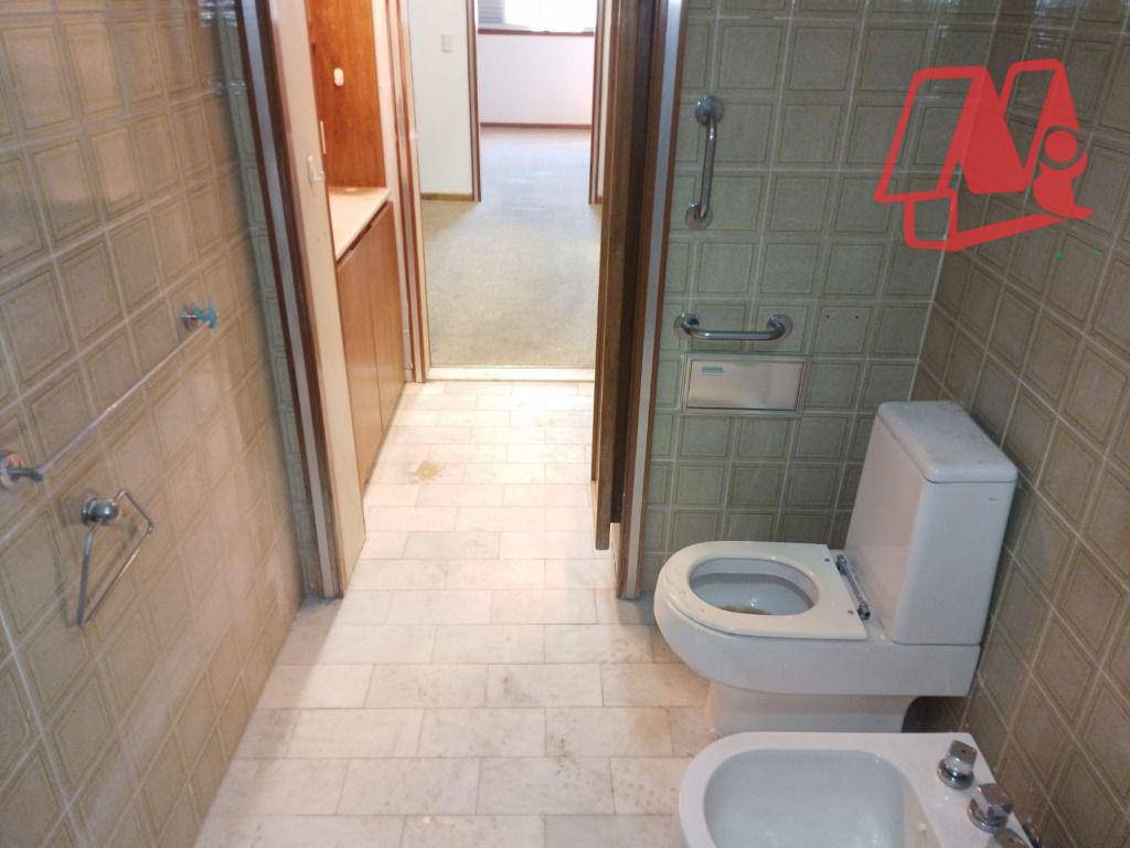 Casa à venda e aluguel com 3 quartos, 371m² - Foto 18