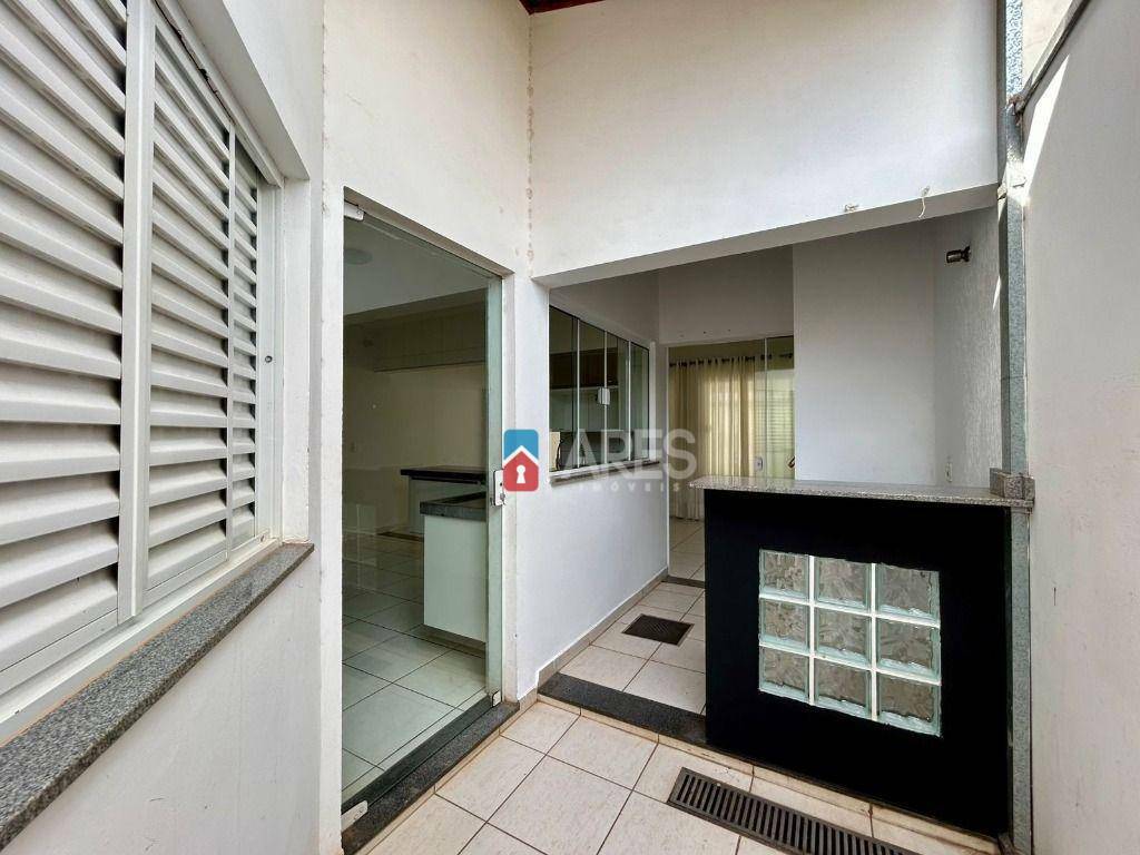 Casa à venda com 3 quartos, 120m² - Foto 24