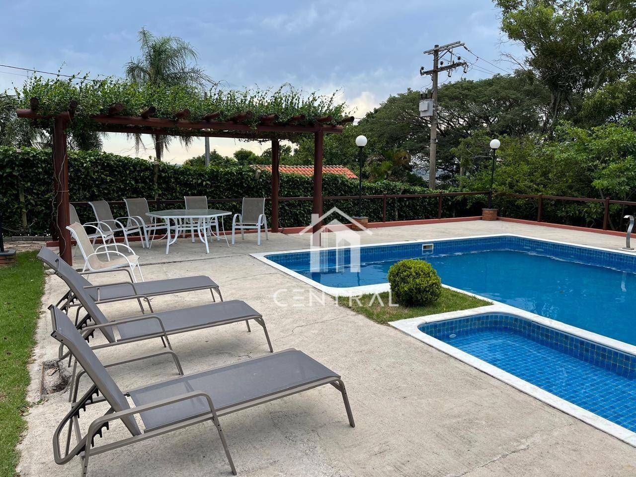 Chácara à venda com 4 quartos, 300m² - Foto 1