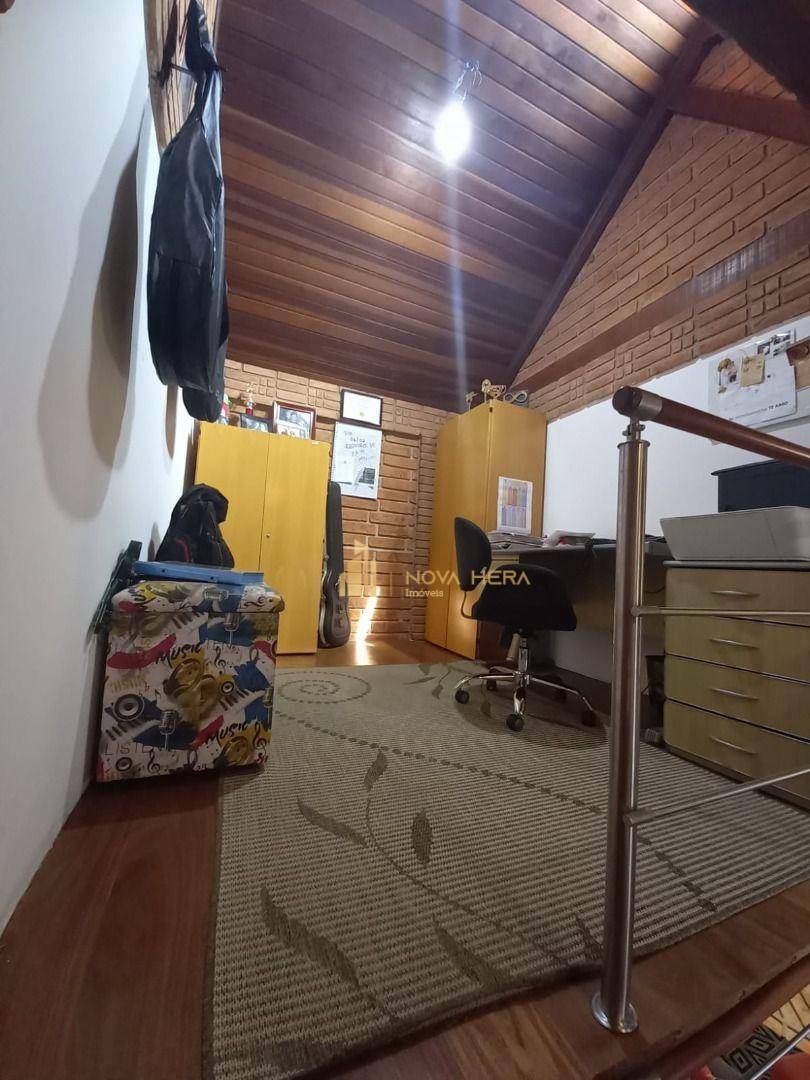 Casa à venda com 4 quartos, 320m² - Foto 8