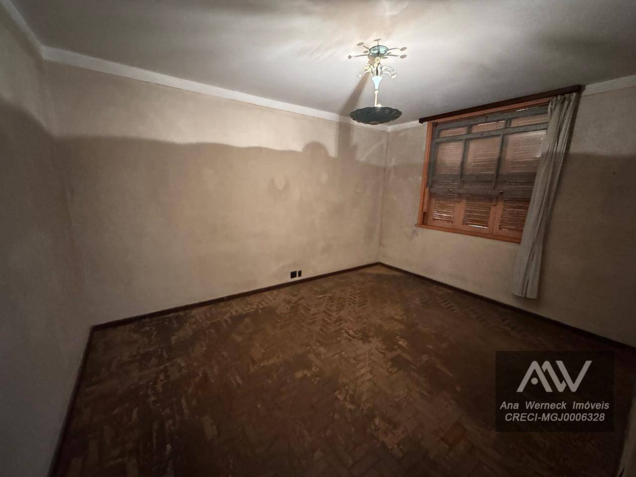 Chácara à venda com 8 quartos, 600m² - Foto 13