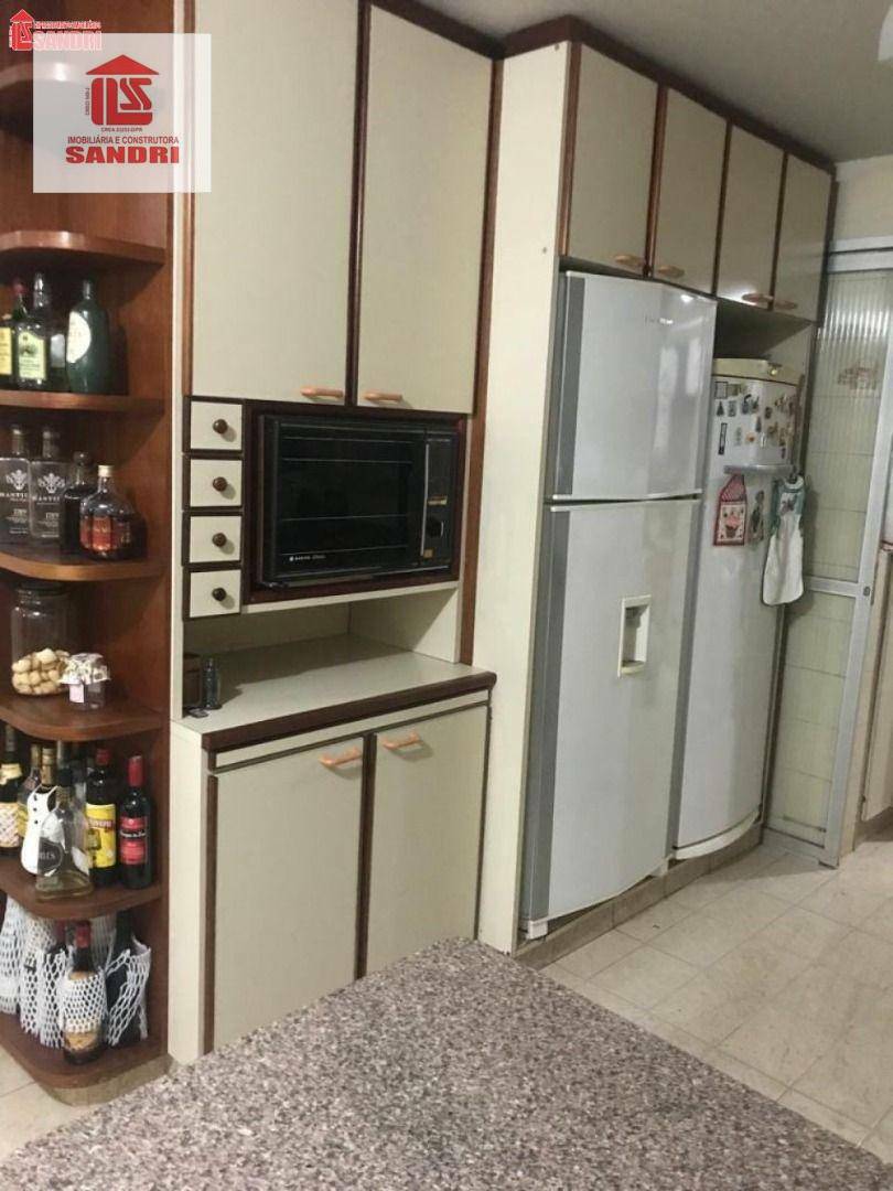 Apartamento para alugar com 3 quartos, 161m² - Foto 7