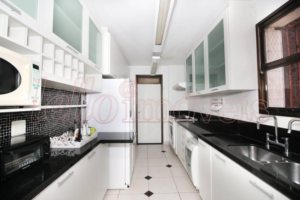 Apartamento à venda com 3 quartos, 240m² - Foto 30