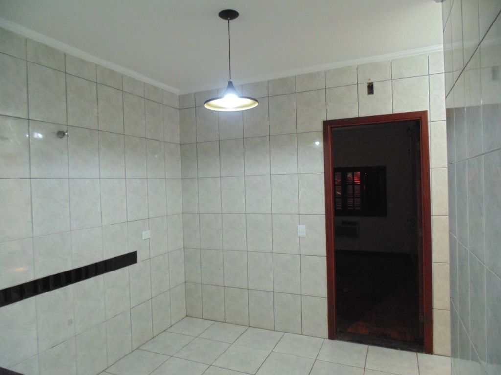 Casa à venda com 2 quartos, 60m² - Foto 14