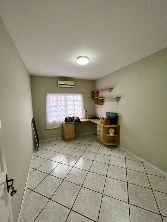 Casa à venda com 3 quartos, 228m² - Foto 15