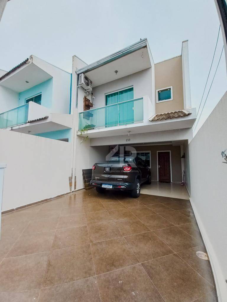 Sobrado à venda com 3 quartos, 129m² - Foto 1