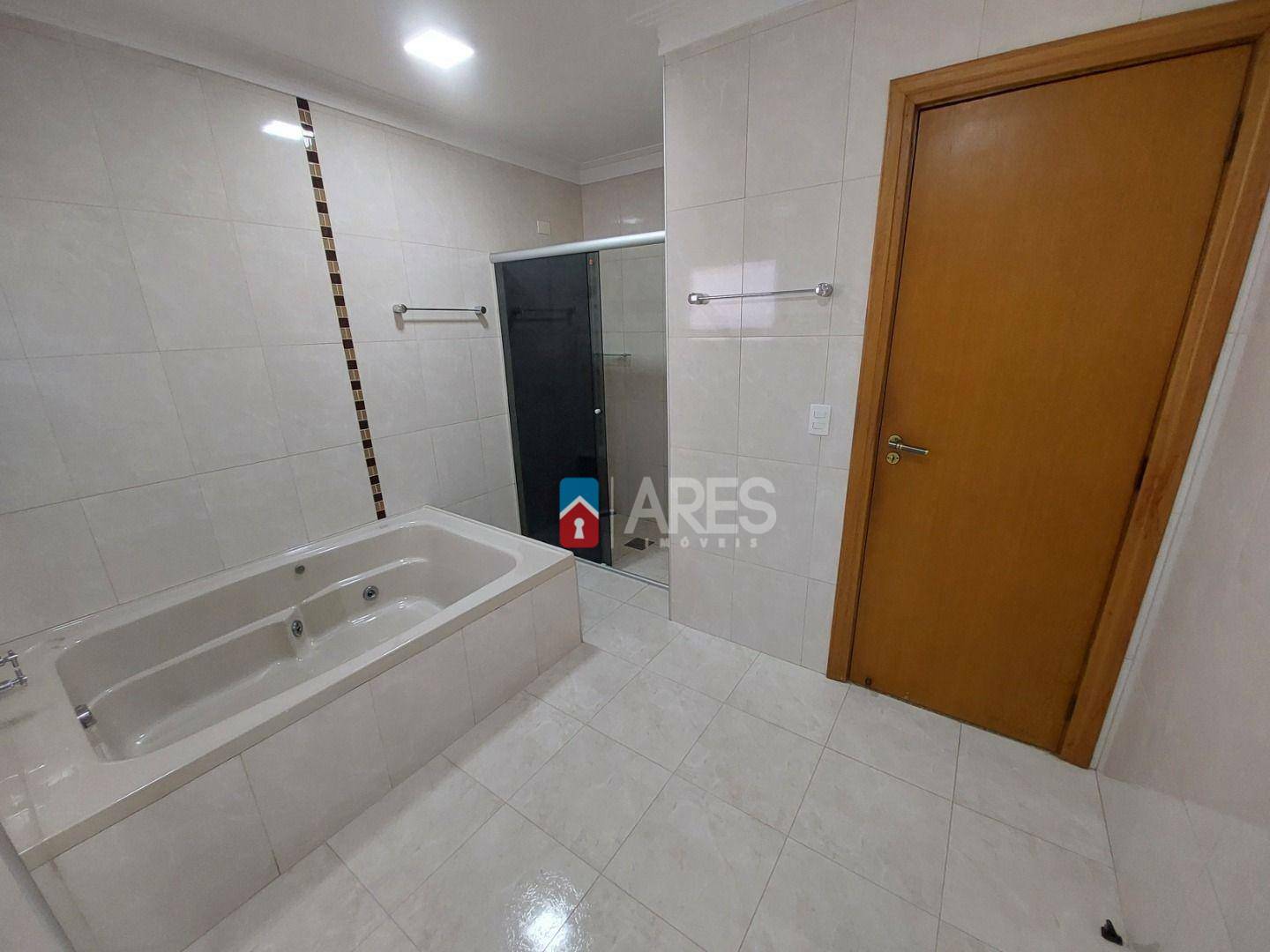 Casa à venda com 3 quartos, 226m² - Foto 13