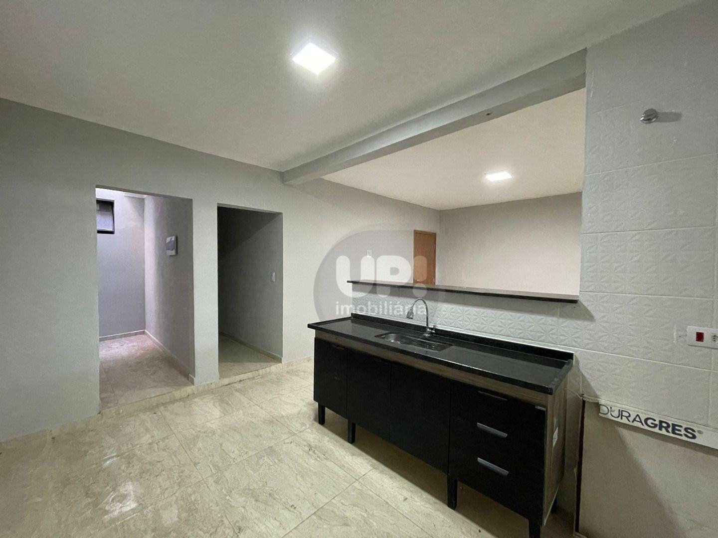 Casa à venda com 2 quartos, 140m² - Foto 1