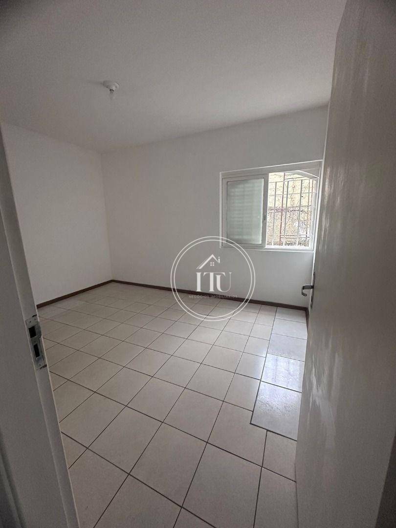 Casa para alugar com 6 quartos, 224m² - Foto 7