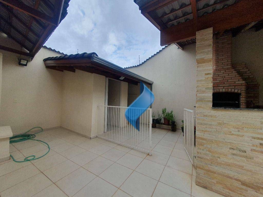 Casa à venda com 3 quartos, 338m² - Foto 13