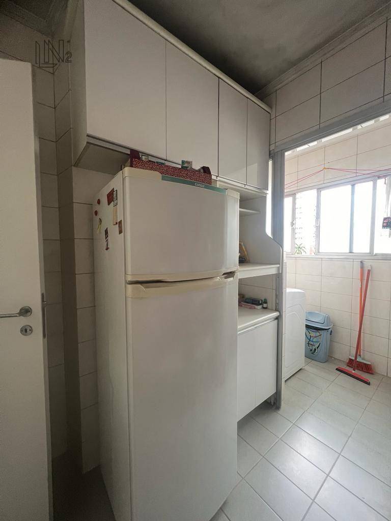 Apartamento para alugar com 2 quartos, 68m² - Foto 12