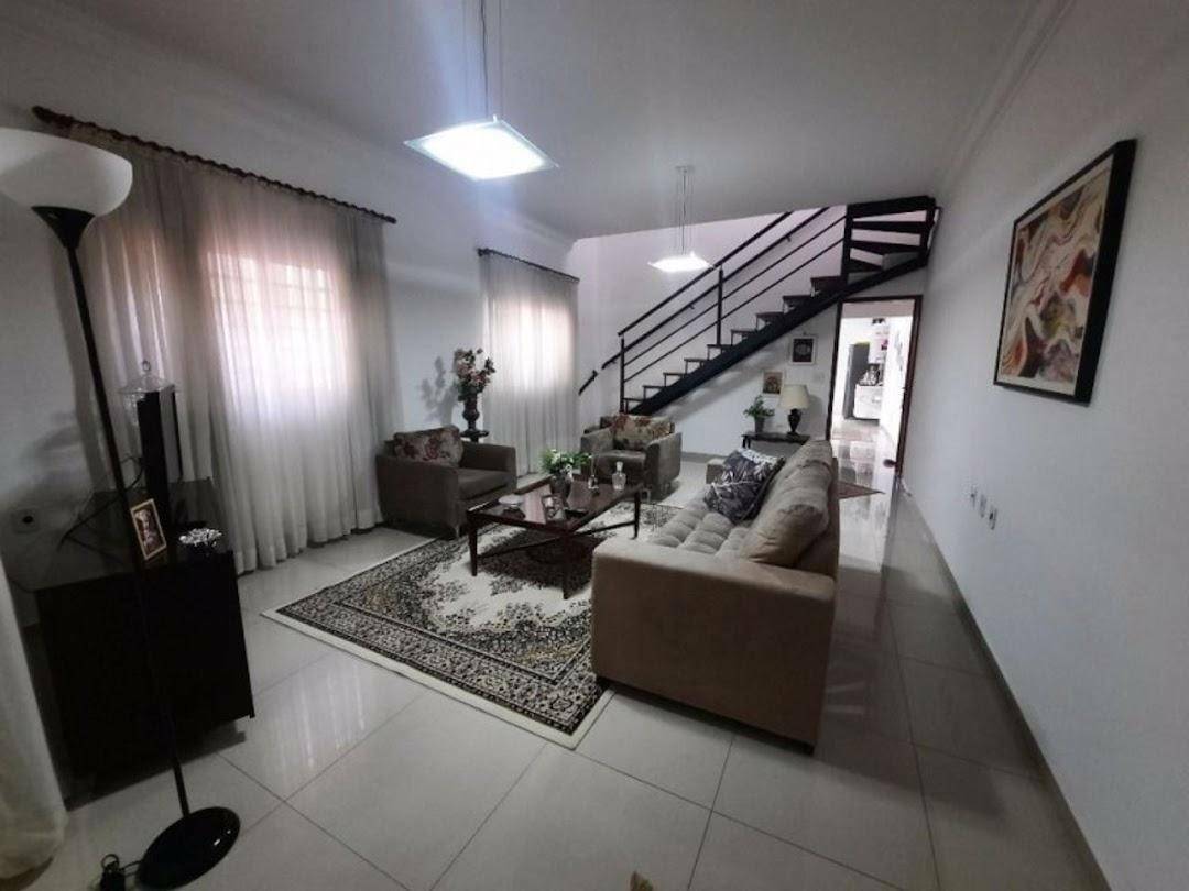 Casa à venda com 3 quartos, 229m² - Foto 4