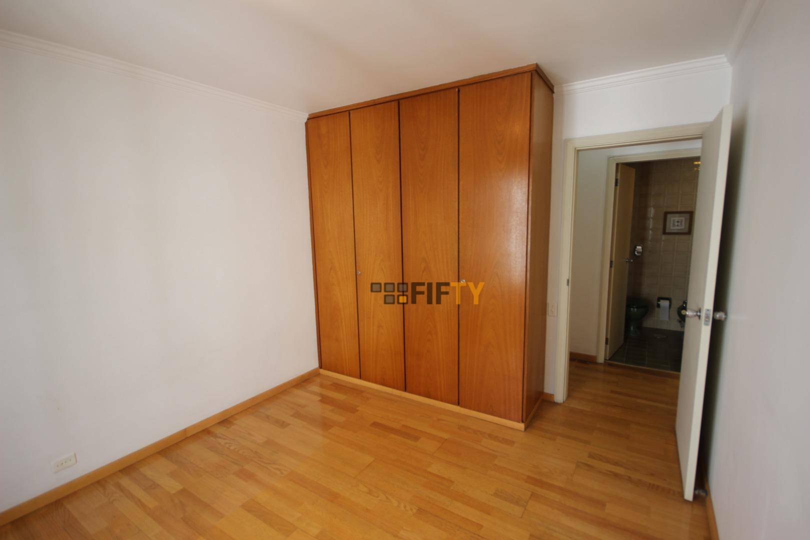 Apartamento para alugar com 3 quartos, 128m² - Foto 4