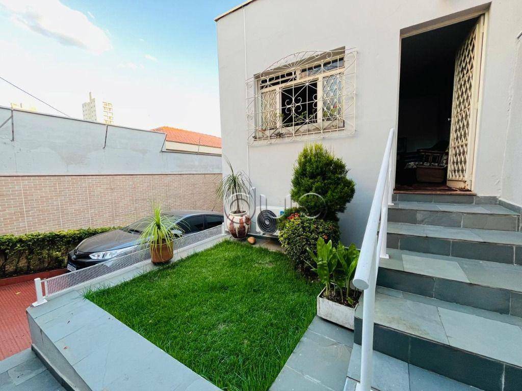 Casa à venda com 3 quartos, 203m² - Foto 4