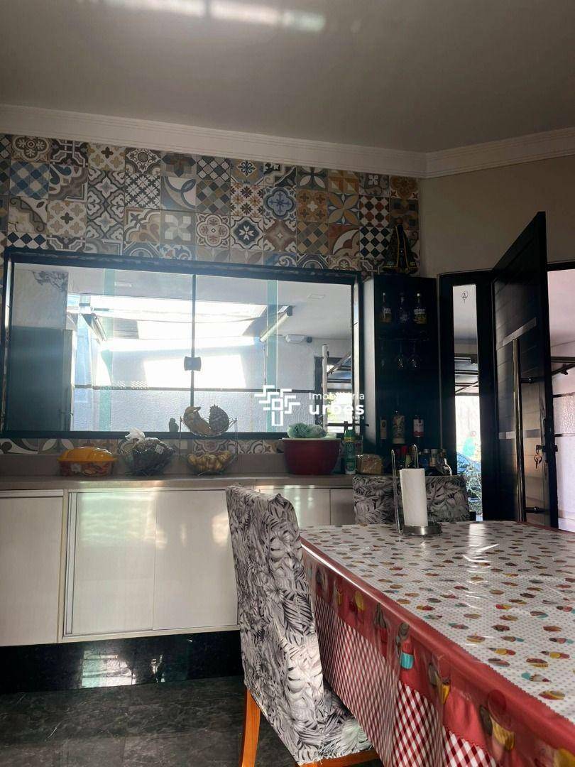 Casa, 3 quartos, 170 m² - Foto 4