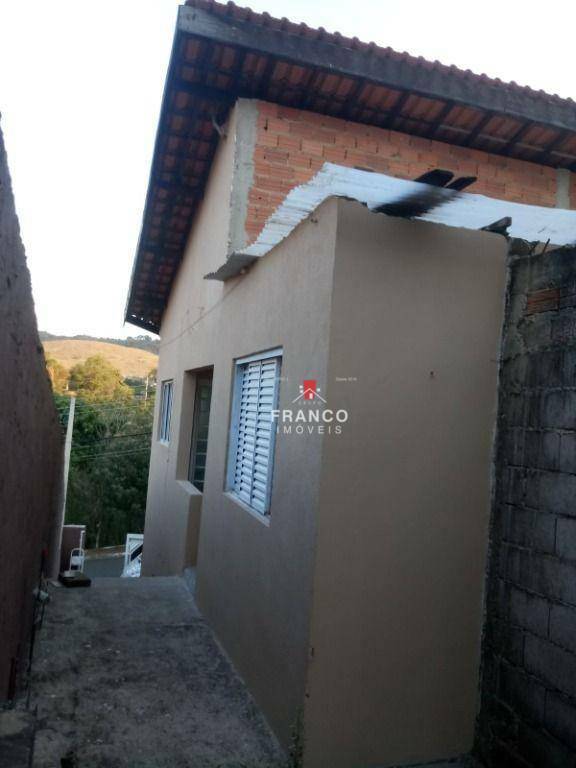 Casa à venda com 1 quarto, 100m² - Foto 4