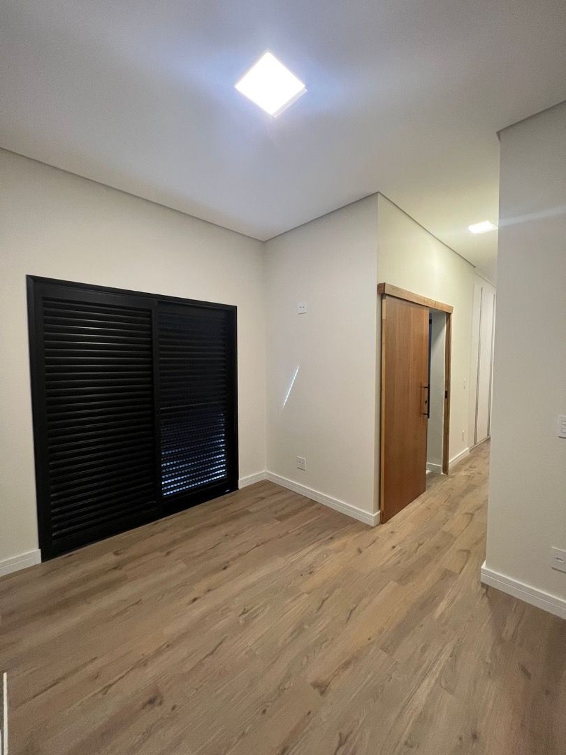 Casa à venda com 3 quartos, 240m² - Foto 5