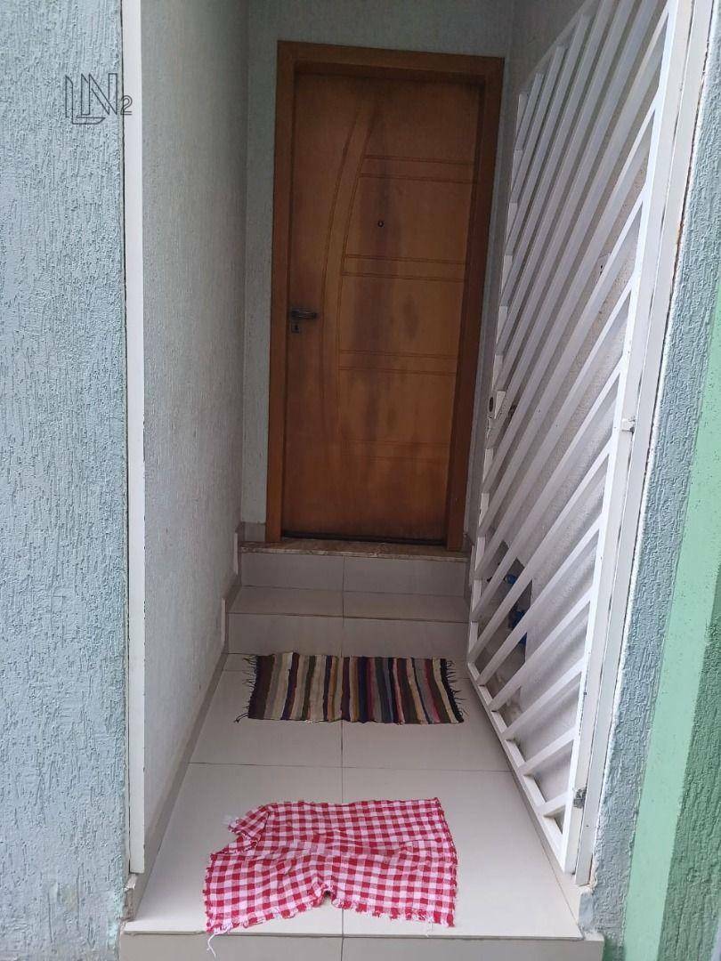 Casa à venda com 2 quartos, 120m² - Foto 2