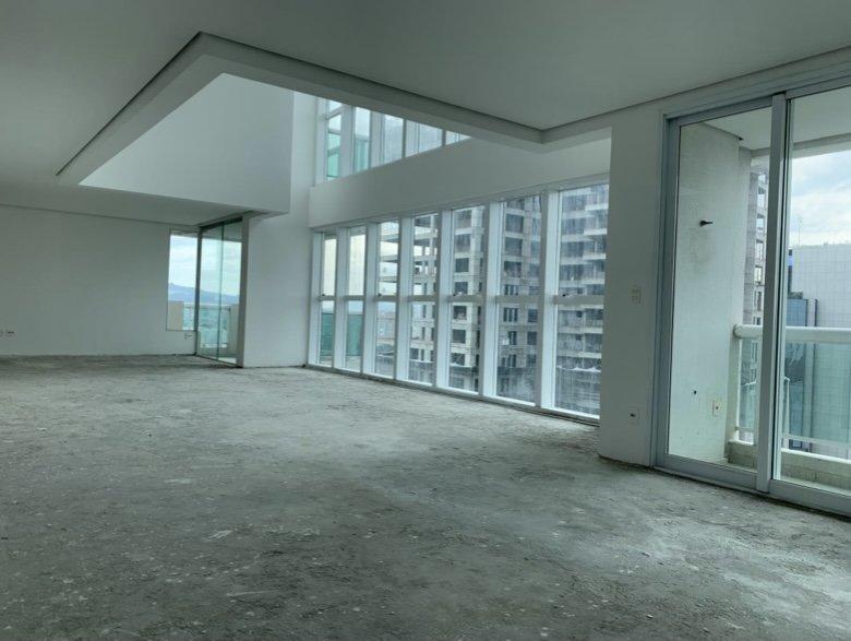 Apartamento à venda com 4 quartos, 750m² - Foto 1