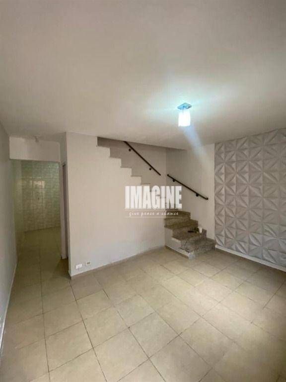 Sobrado à venda com 2 quartos, 54m² - Foto 1