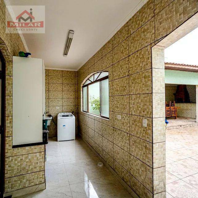Casa para alugar com 4 quartos, 229M2 - Foto 11