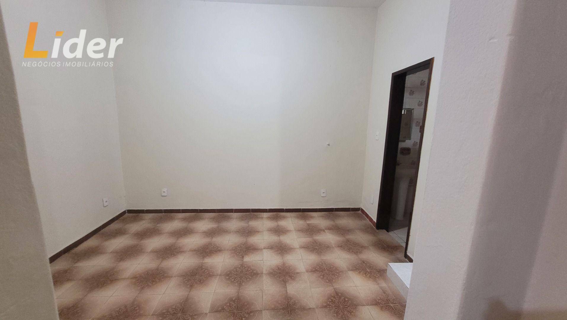 Casa à venda com 2 quartos, 105m² - Foto 8