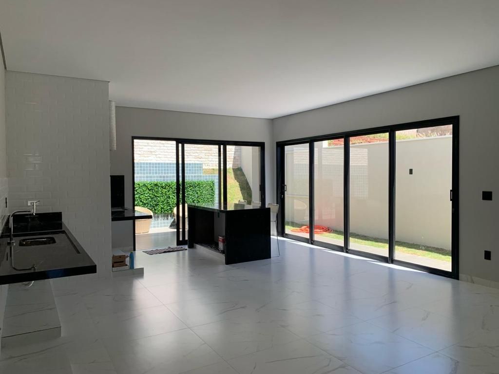 Casa de Condomínio à venda com 3 quartos, 250m² - Foto 9