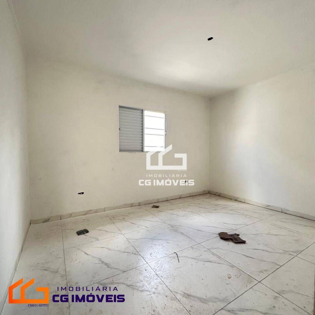 Casa à venda com 2 quartos, 60m² - Foto 4