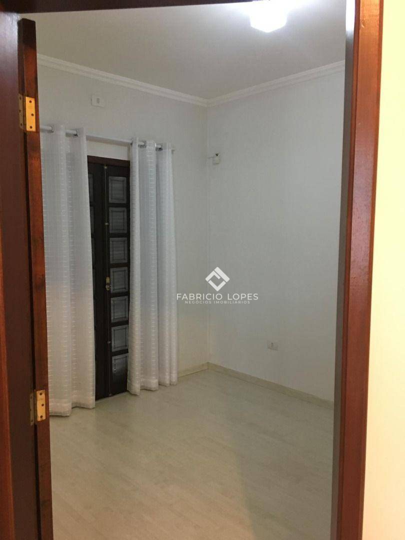 Casa à venda e aluguel com 3 quartos, 220m² - Foto 18