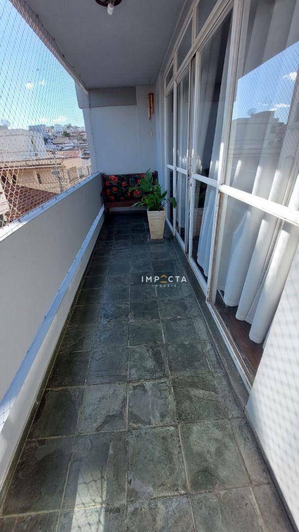 Apartamento à venda com 3 quartos, 143m² - Foto 4