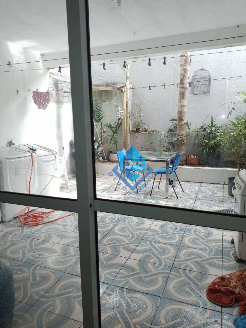 Sobrado à venda com 3 quartos, 220m² - Foto 12