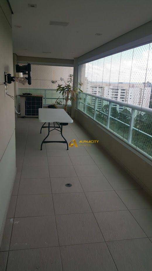 Apartamento para alugar com 3 quartos, 202m² - Foto 19