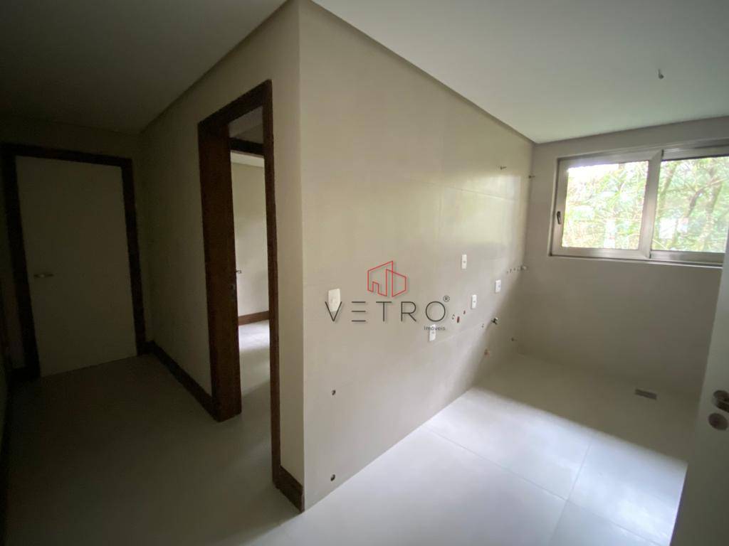 Apartamento à venda com 4 quartos, 217m² - Foto 6