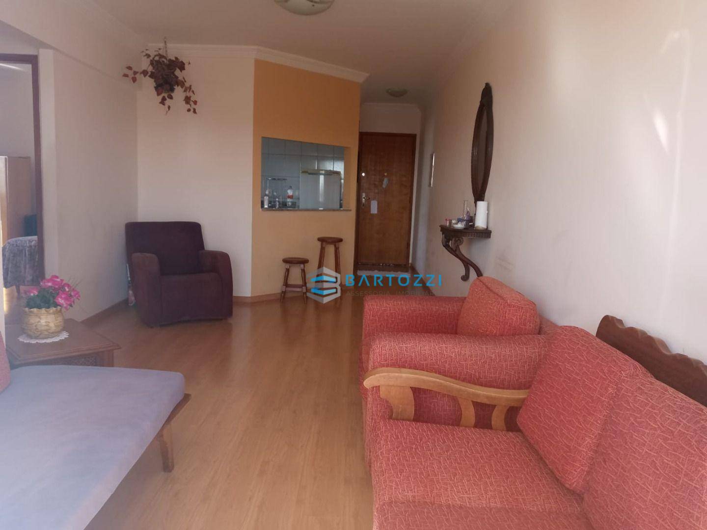 Apartamento à venda com 2 quartos, 70m² - Foto 4