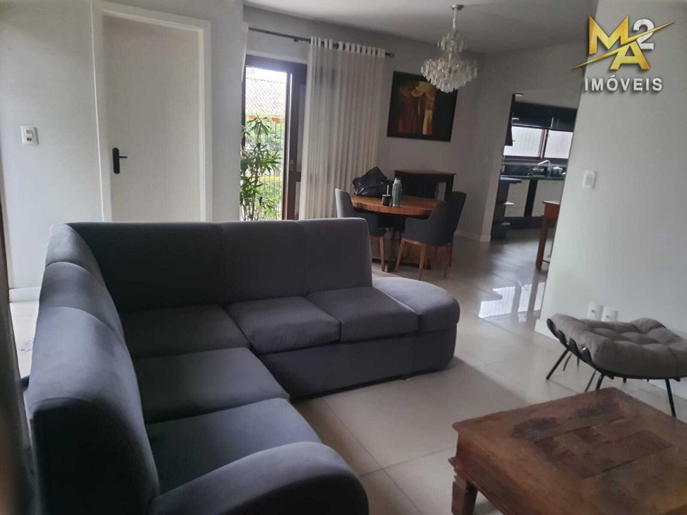 Casa à venda com 4 quartos, 300m² - Foto 2