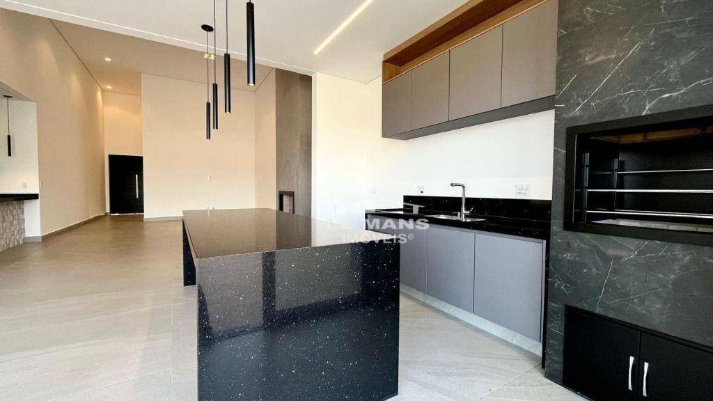 Casa de Condomínio à venda com 4 quartos, 269m² - Foto 2