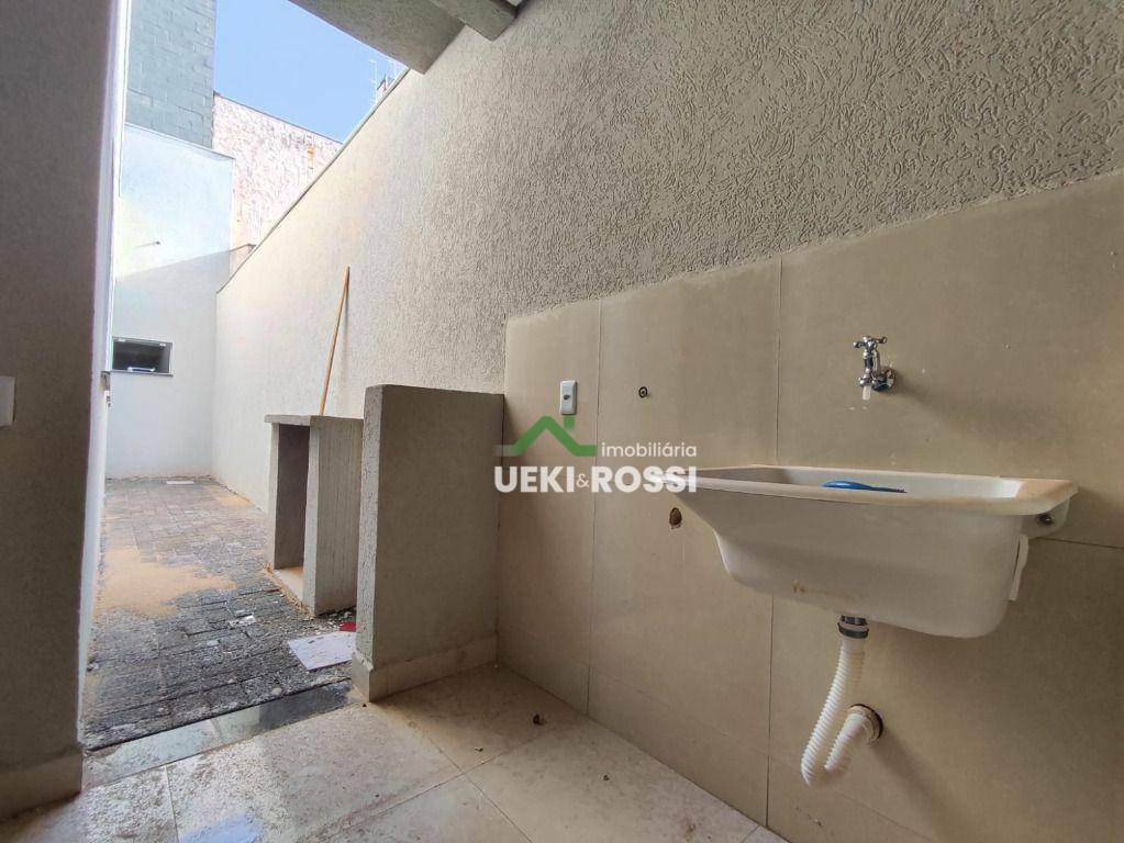 Casa à venda e aluguel com 3 quartos, 87m² - Foto 14