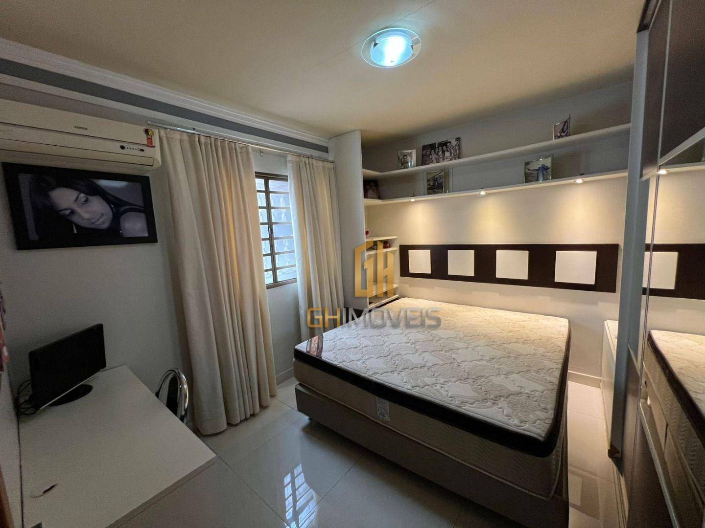 Casa à venda com 3 quartos, 240m² - Foto 10