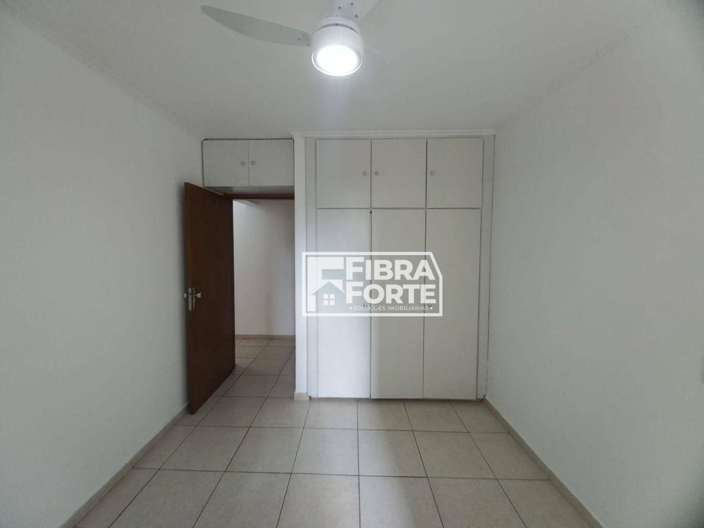 Apartamento para alugar com 2 quartos, 70m² - Foto 16