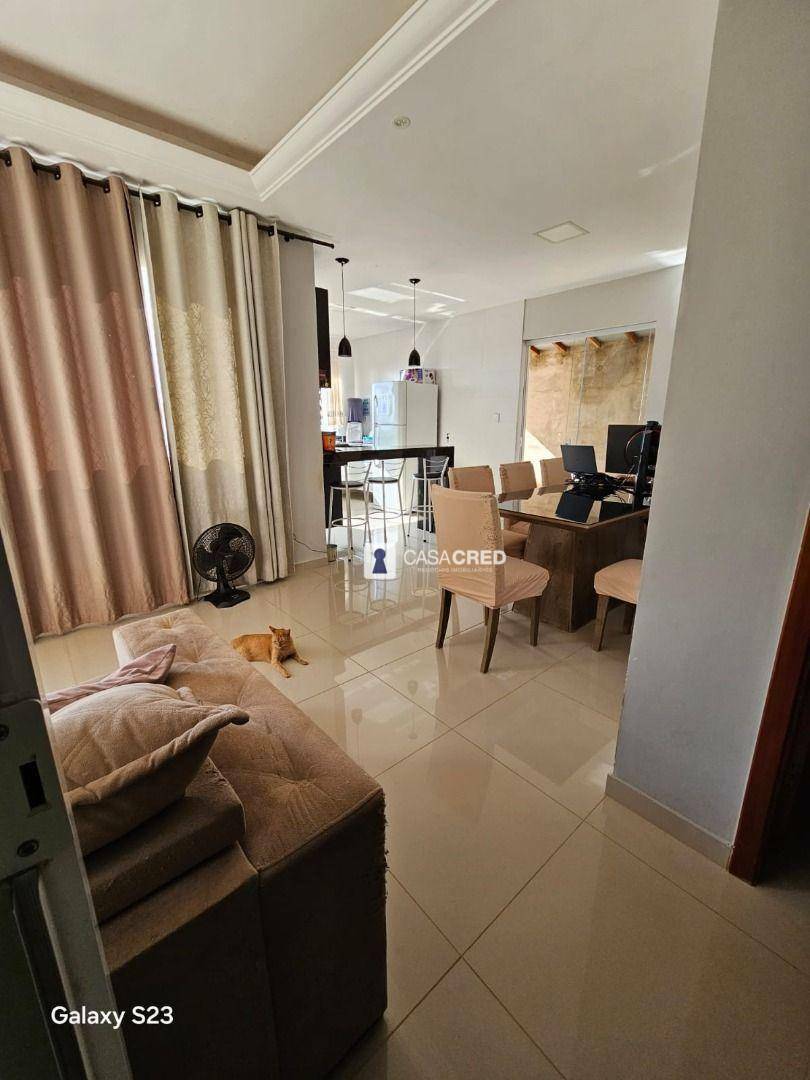 Casa à venda com 2 quartos, 90m² - Foto 2