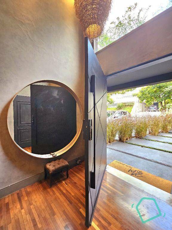 Casa para alugar com 4 quartos, 517m² - Foto 4