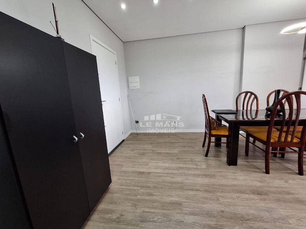 Apartamento à venda com 3 quartos, 70m² - Foto 3